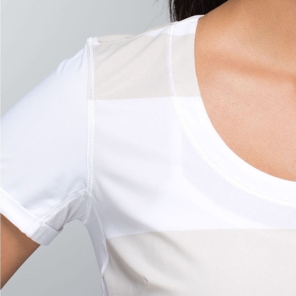 Lululemon Lightened Up Short Sleeve Striped Top | Size 12 - Picture 4 of 13